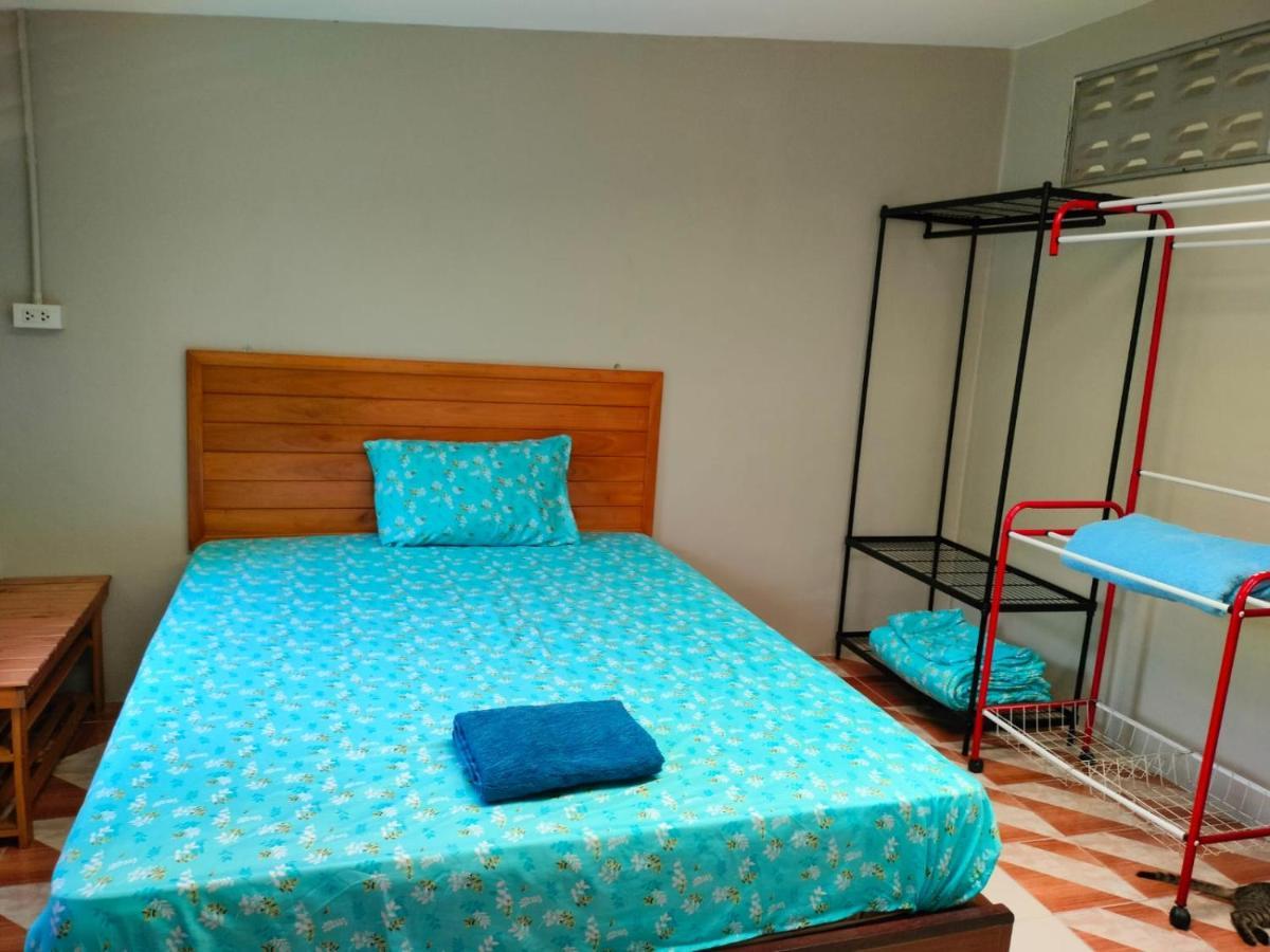 Private With Garden In Center Homestay